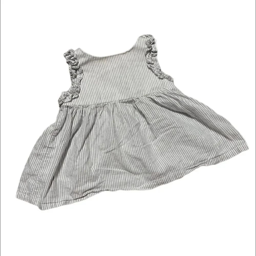 Tahari Gray and White Sleeveless Ruffled Sundress Sz 12M